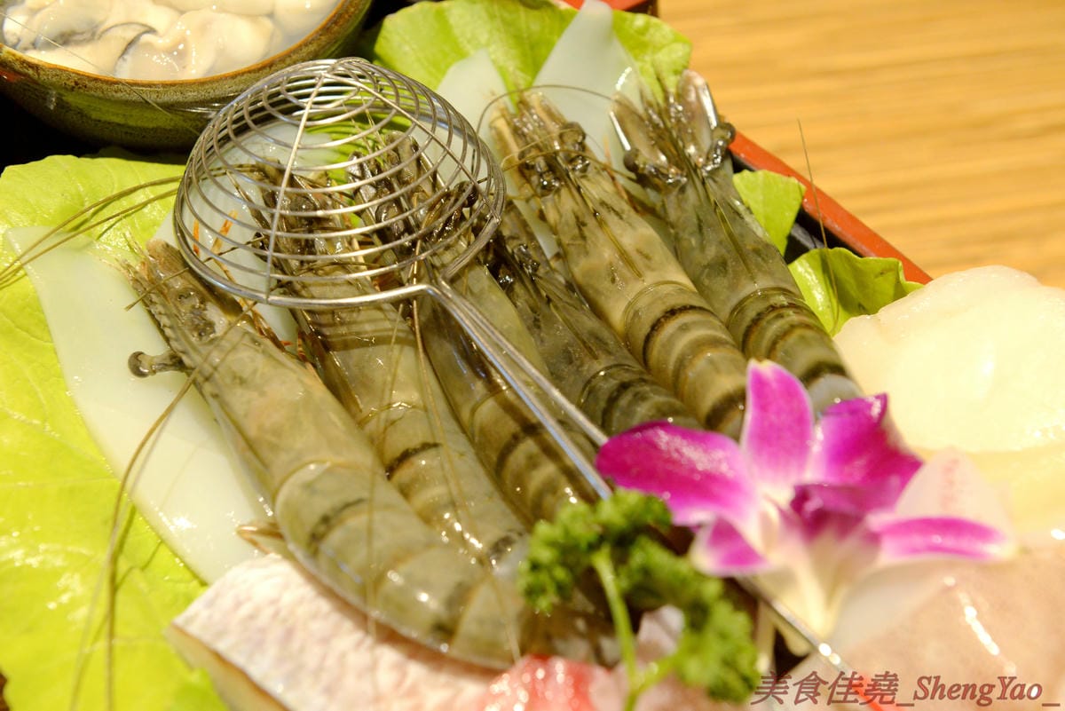 [台中梧棲]鍋全 日式涮涮鍋 – 梧棲新開幕的平價日式涮涮鍋,食材新鮮,價格平實,份量充足,飲料、冰品也是無限供應,6/9以前慶祝開幕消費全面85折。