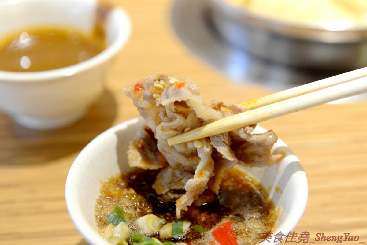 [台中梧棲]鍋全 日式涮涮鍋 – 梧棲新開幕的平價日式涮涮鍋,食材新鮮,價格平實,份量充足,飲料、冰品也是無限供應,6/9以前慶祝開幕消費全面85折。
