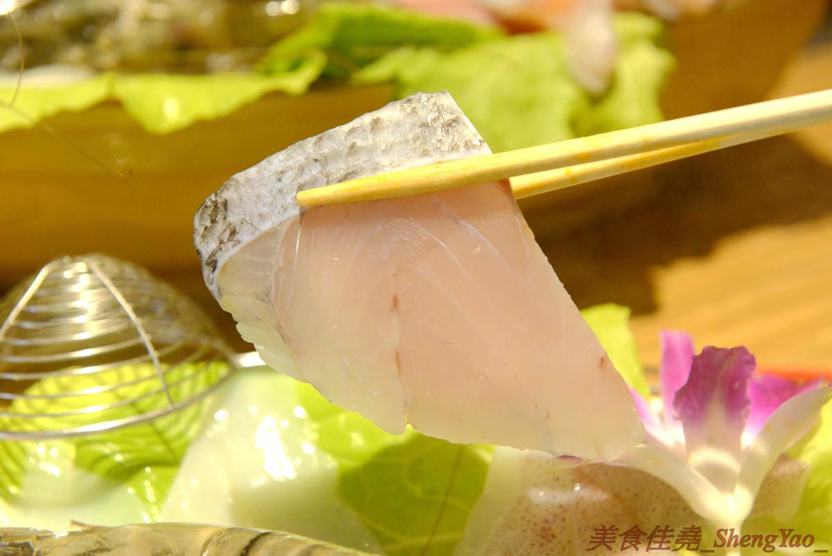 [台中梧棲]鍋全 日式涮涮鍋 – 梧棲新開幕的平價日式涮涮鍋,食材新鮮,價格平實,份量充足,飲料、冰品也是無限供應,6/9以前慶祝開幕消費全面85折。