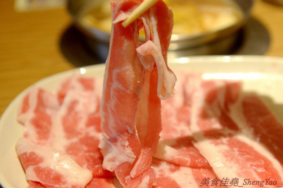 [台中梧棲]鍋全 日式涮涮鍋 – 梧棲新開幕的平價日式涮涮鍋,食材新鮮,價格平實,份量充足,飲料、冰品也是無限供應,6/9以前慶祝開幕消費全面85折。