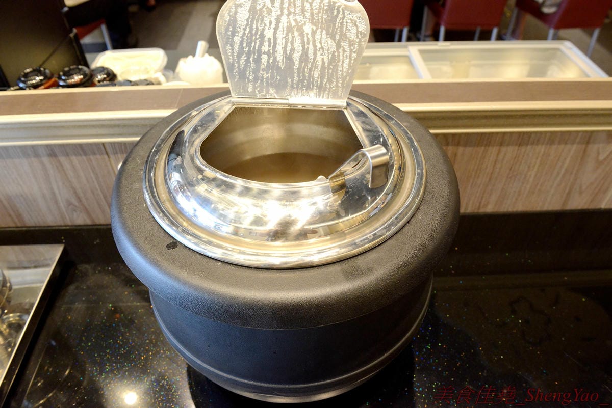 [台中梧棲]鍋全 日式涮涮鍋 – 梧棲新開幕的平價日式涮涮鍋,食材新鮮,價格平實,份量充足,飲料、冰品也是無限供應,6/9以前慶祝開幕消費全面85折。