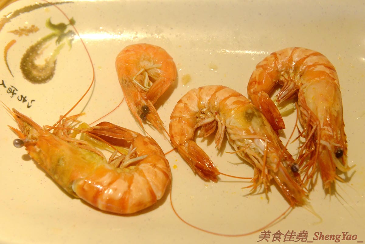 [台中梧棲]鍋全 日式涮涮鍋 – 梧棲新開幕的平價日式涮涮鍋,食材新鮮,價格平實,份量充足,飲料、冰品也是無限供應,6/9以前慶祝開幕消費全面85折。