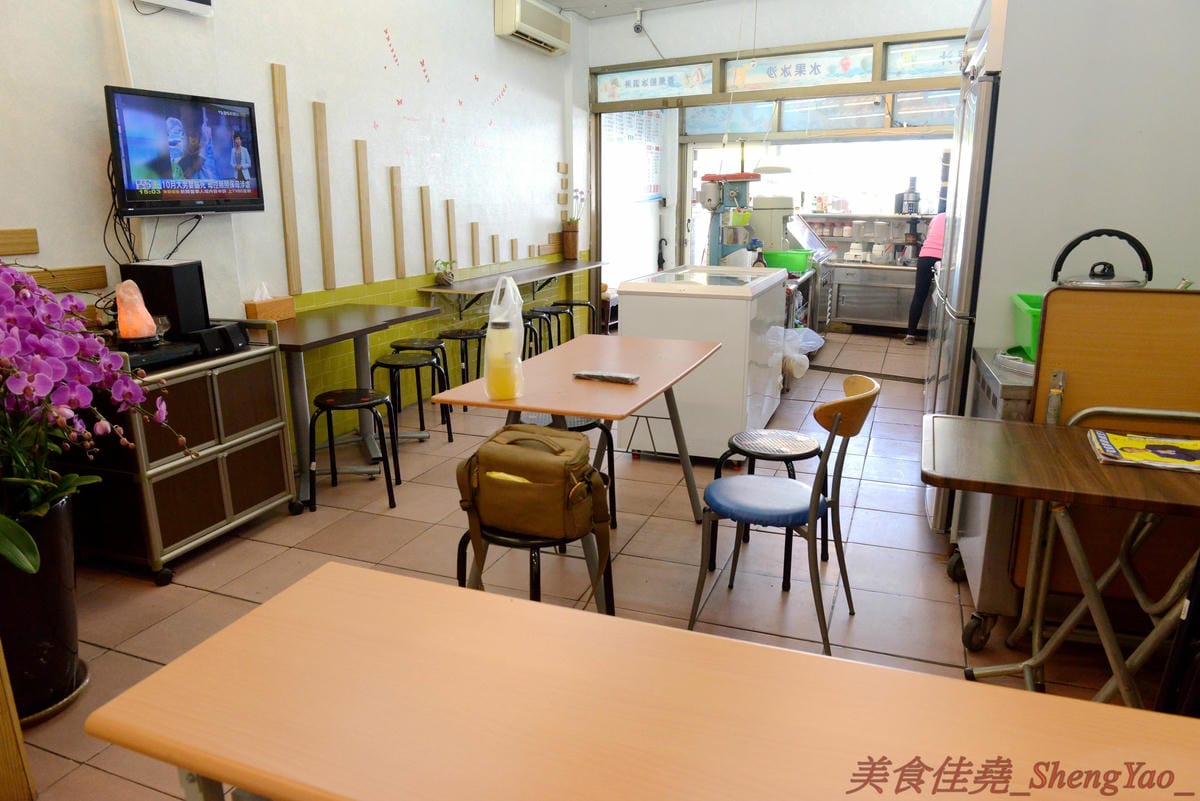 [台中梧棲]良的店 & 阿珠現打果汁 – 海線梧棲兩家好吃冰店,大推招牌芒果冰,芒果份量多,甜度又甜,價格便宜又大碗。(良的店已歇業)