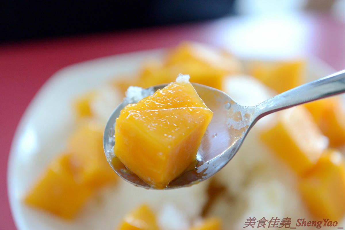 [台中梧棲]良的店 & 阿珠現打果汁 – 海線梧棲兩家好吃冰店,大推招牌芒果冰,芒果份量多,甜度又甜,價格便宜又大碗。(良的店已歇業)