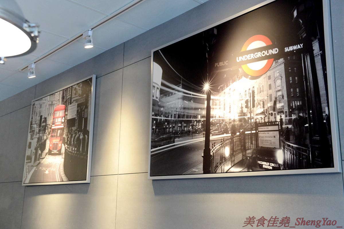 [台中沙鹿]啡熊咖啡工坊 – 沙鹿新開幕的輕食咖啡店,特殊自家客廳式用餐環境,餐點價格便宜,接近兩枚50元硬幣直徑厚度的鬆餅超吸睛,口感不輸台中知名下午茶店,店內還有超級可愛的鬆獅犬店狗