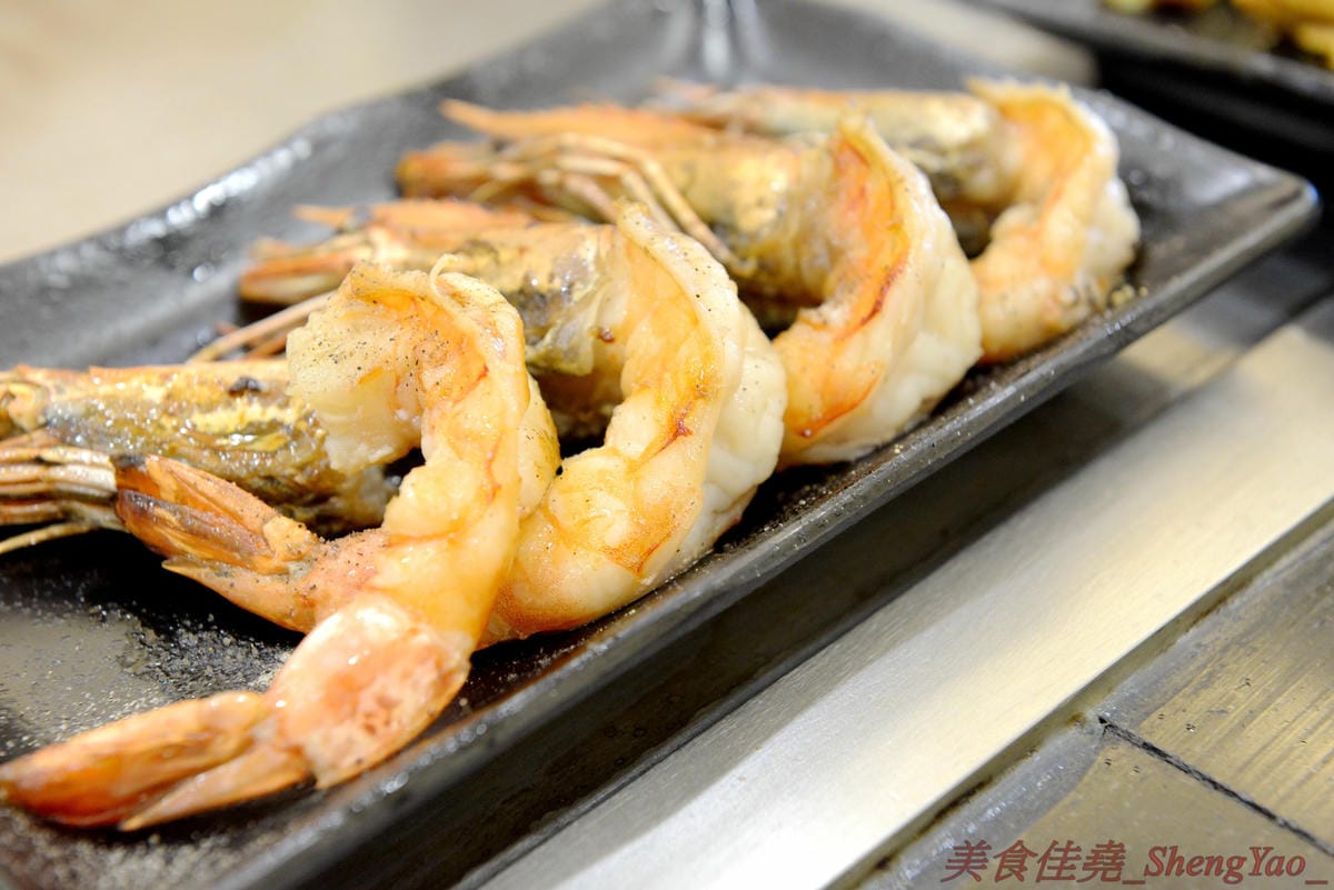 [台中沙鹿]饗樂鐵板燒 – 沙鹿新開幕的超人氣鐵板燒,平價消費,店內用餐享有白飯熱湯飲料無限供應,非常適合小資族和學生族群們。(已歇業)