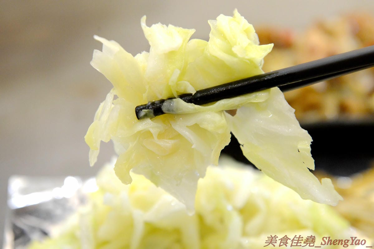 [台中沙鹿]饗樂鐵板燒 – 沙鹿新開幕的超人氣鐵板燒,平價消費,店內用餐享有白飯熱湯飲料無限供應,非常適合小資族和學生族群們。(已歇業)