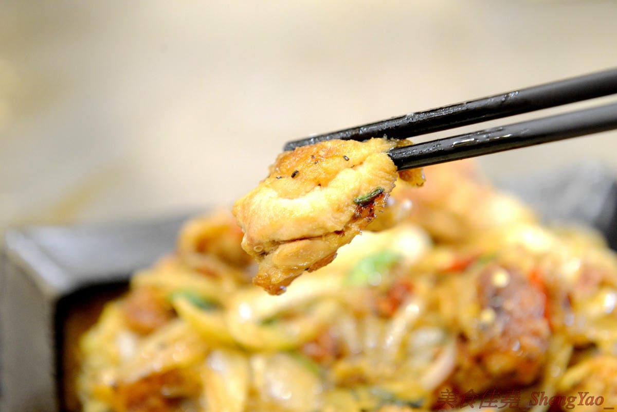 [台中沙鹿]饗樂鐵板燒 – 沙鹿新開幕的超人氣鐵板燒,平價消費,店內用餐享有白飯熱湯飲料無限供應,非常適合小資族和學生族群們。(已歇業)