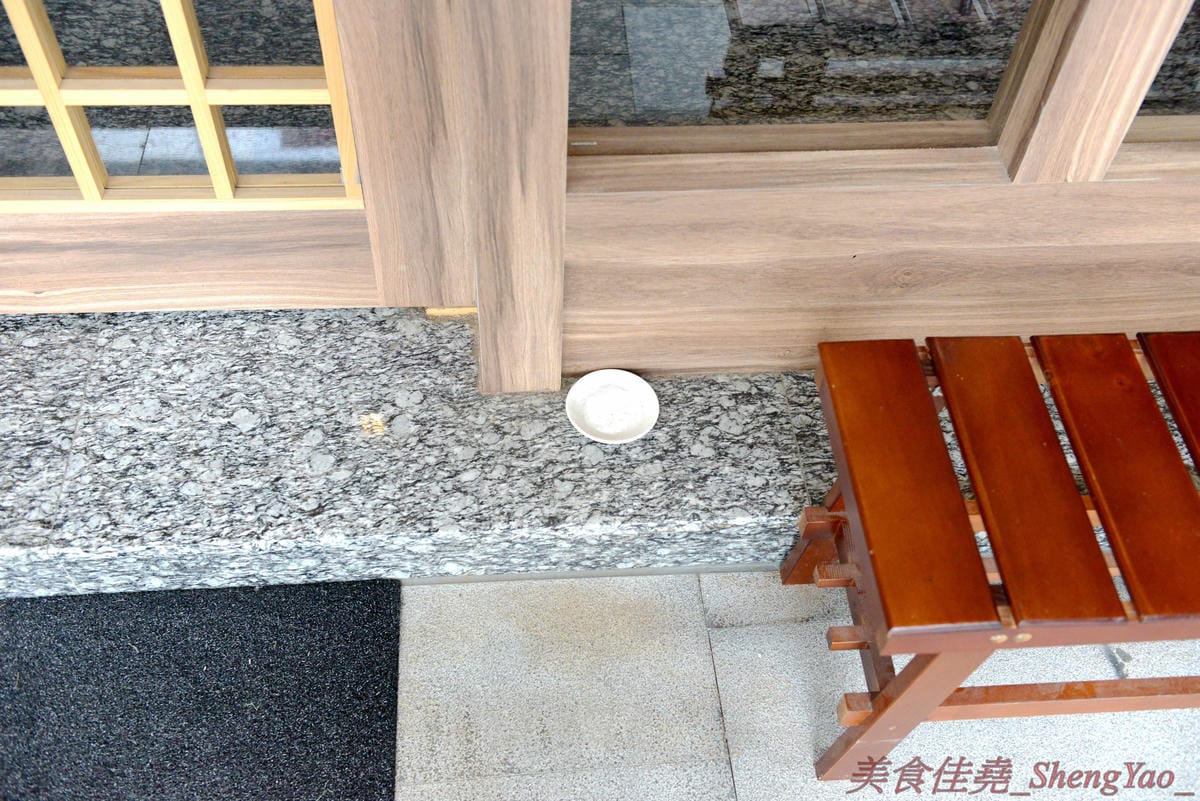 [台中烏日]狸匠豚骨拉麵 – 烏日新開幕的拉麵店,主打濃郁日式湯頭,口味可以選擇台灣口味或是日本口味,配料給得實在,150元左右價位非常親民。(店家邀約)