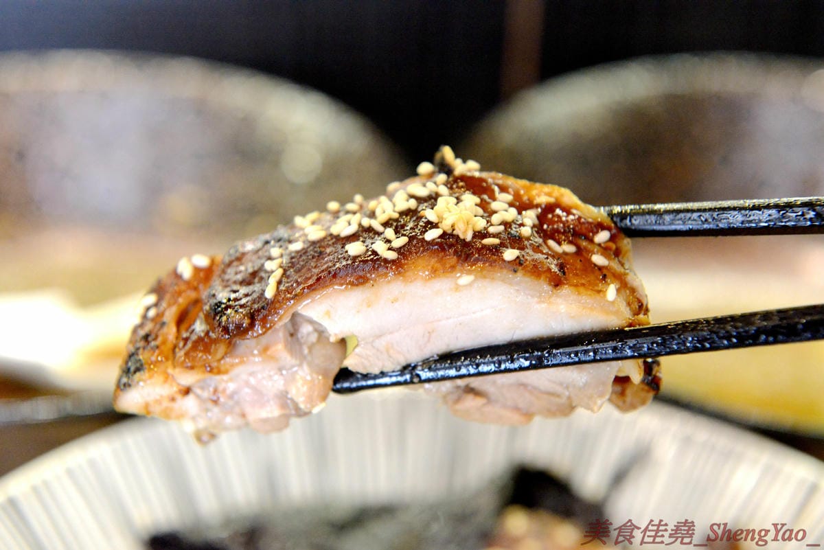 [台中烏日]狸匠豚骨拉麵 – 烏日新開幕的拉麵店,主打濃郁日式湯頭,口味可以選擇台灣口味或是日本口味,配料給得實在,150元左右價位非常親民。(店家邀約)