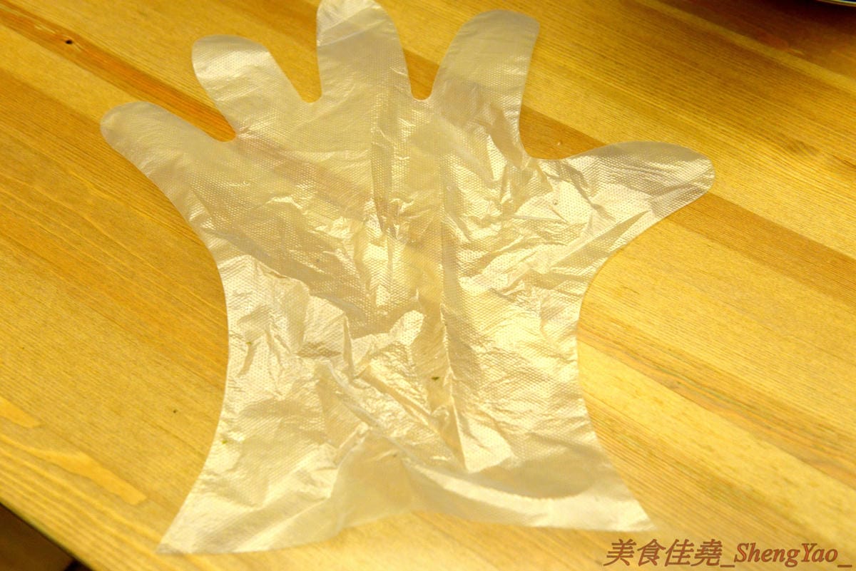 [台中西區]麵屋虎匠 二訪 – 媲美日本職人拉麵店,口味不時創新,湯頭味道獨特,吃第二次還是覺得好好吃 !! 最新推出的接近35公分肋排叉燒拉麵超吸睛,食肉族必點 !!