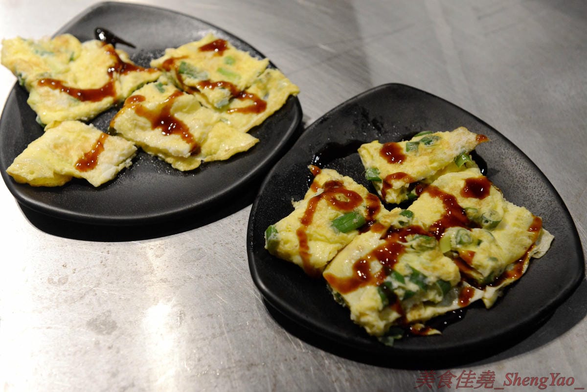 [台中梧棲]沐鐵板燒 – 梧棲第一家鐵板燒,7/16號開幕,價格平價,店內白飯、湯品和飲料皆無限供應,大推蔥爆鮮蚵、蝦仁等海鮮部份,好吃夠味很下飯。(7/16-7/31開幕期間用餐打卡粉絲團按讚送精緻小