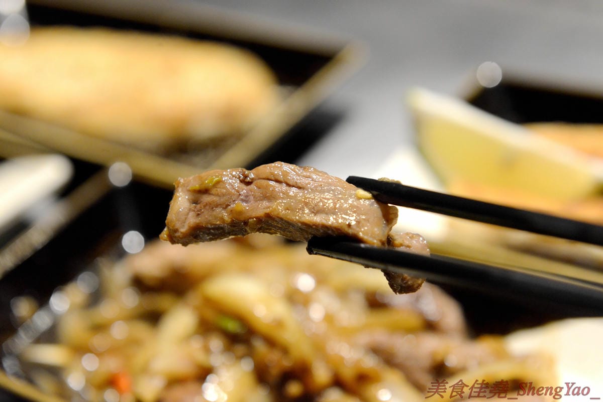 [台中梧棲]沐鐵板燒 – 梧棲第一家鐵板燒,7/16號開幕,價格平價,店內白飯、湯品和飲料皆無限供應,大推蔥爆鮮蚵、蝦仁等海鮮部份,好吃夠味很下飯。(7/16-7/31開幕期間用餐打卡粉絲團按讚送精緻小