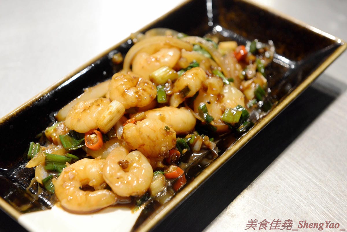 [台中梧棲]沐鐵板燒 – 梧棲第一家鐵板燒,7/16號開幕,價格平價,店內白飯、湯品和飲料皆無限供應,大推蔥爆鮮蚵、蝦仁等海鮮部份,好吃夠味很下飯。(7/16-7/31開幕期間用餐打卡粉絲團按讚送精緻小