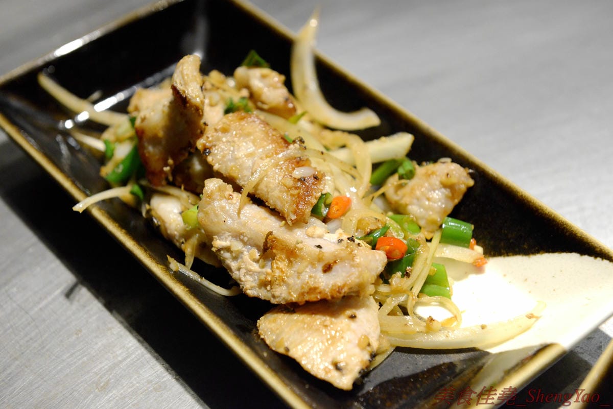 [台中梧棲]沐鐵板燒 – 梧棲第一家鐵板燒,7/16號開幕,價格平價,店內白飯、湯品和飲料皆無限供應,大推蔥爆鮮蚵、蝦仁等海鮮部份,好吃夠味很下飯。(7/16-7/31開幕期間用餐打卡粉絲團按讚送精緻小