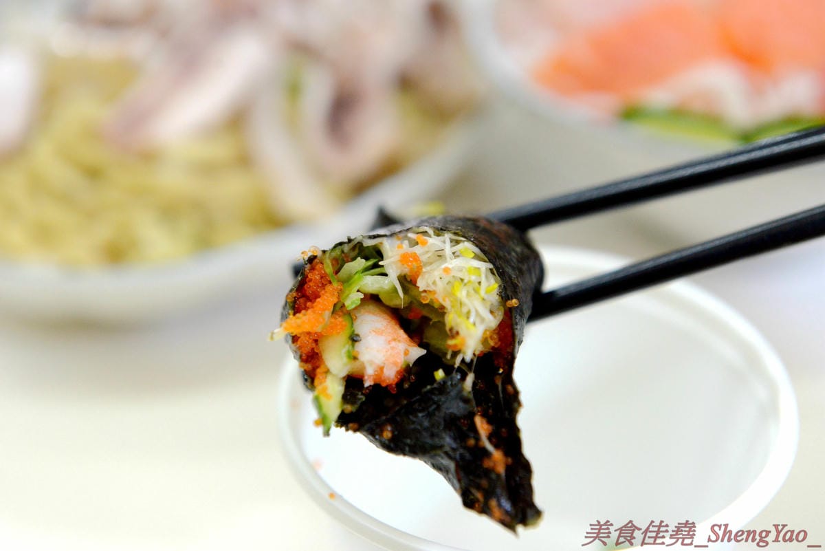 [台中清水]三裕壽司 – 應該是清水目前唯一一家有賣日式料理的店,價格便宜,招牌生魚片丼飯只要100元,C/P值還不錯。