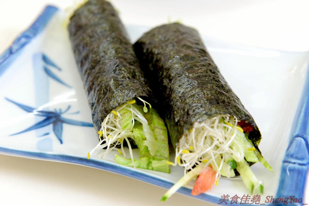 [台中清水]三裕壽司 – 應該是清水目前唯一一家有賣日式料理的店,價格便宜,招牌生魚片丼飯只要100元,C/P值還不錯。