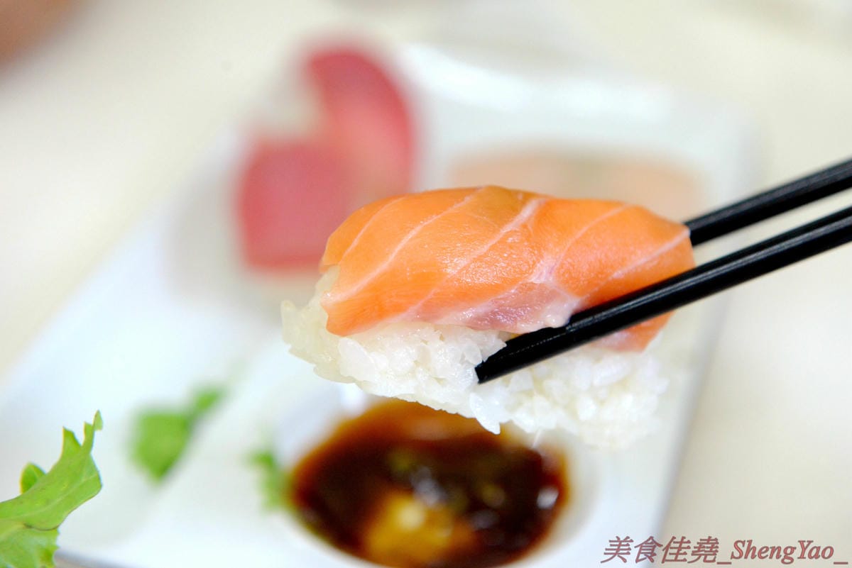 [台中清水]三裕壽司 – 應該是清水目前唯一一家有賣日式料理的店,價格便宜,招牌生魚片丼飯只要100元,C/P值還不錯。