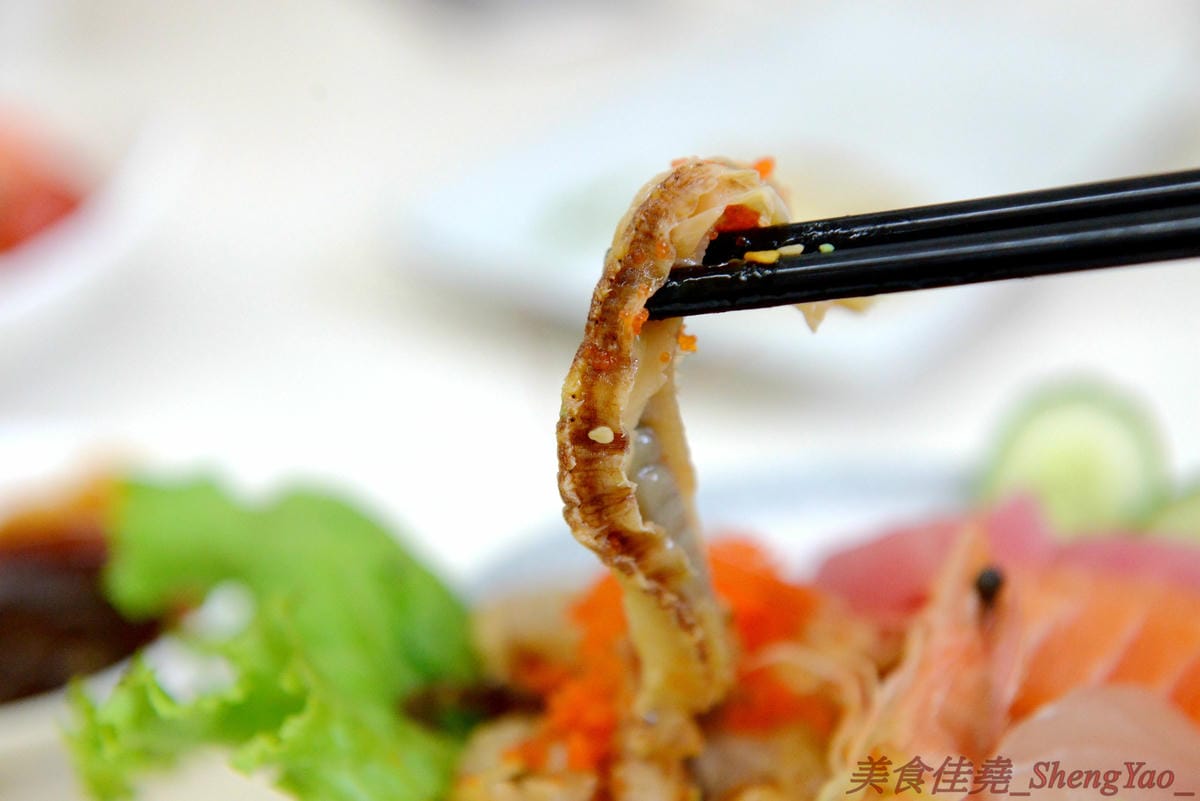 [台中清水]三裕壽司 – 應該是清水目前唯一一家有賣日式料理的店,價格便宜,招牌生魚片丼飯只要100元,C/P值還不錯。