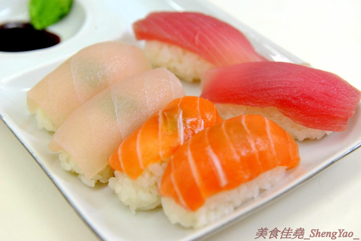 [台中清水]三裕壽司 – 應該是清水目前唯一一家有賣日式料理的店,價格便宜,招牌生魚片丼飯只要100元,C/P值還不錯。