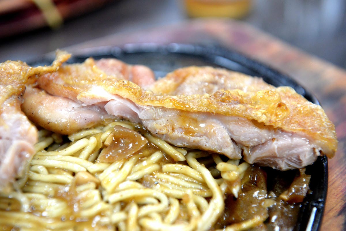 [台中沙鹿]沙鹿天橋旁來來牛排 – 沙鹿30年歷史的老牌牛排館,排餐平價好吃,用餐環境寬敞舒適又乾淨,服務態度積極,新推出16oz特厚厚牛只要350元 !!(店家邀約)