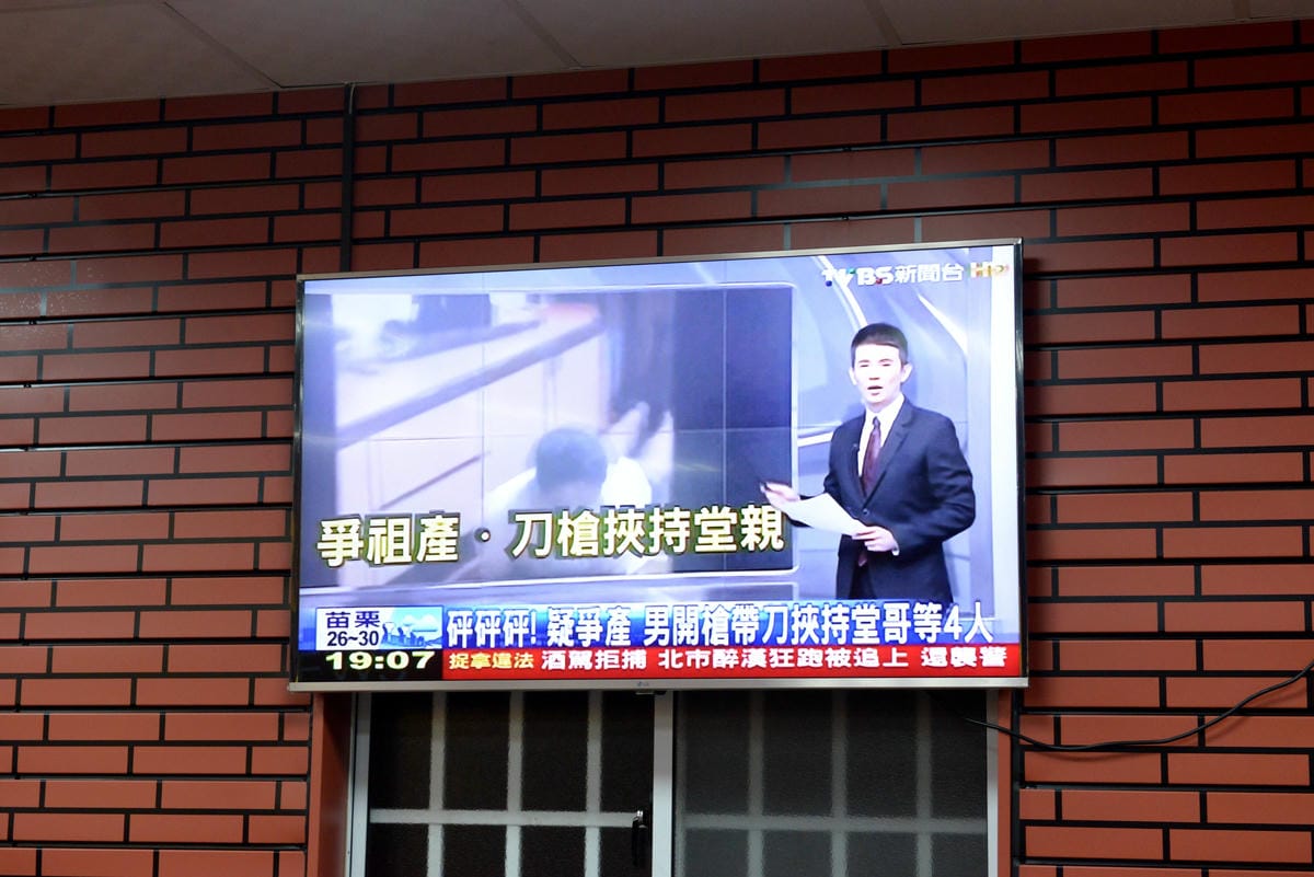 [台中沙鹿]沙鹿天橋旁來來牛排 – 沙鹿30年歷史的老牌牛排館,排餐平價好吃,用餐環境寬敞舒適又乾淨,服務態度積極,新推出16oz特厚厚牛只要350元 !!(店家邀約)