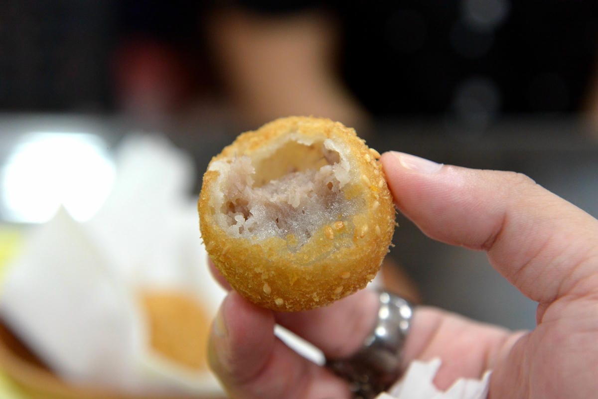 [台中沙鹿]沙鹿天橋旁來來牛排 – 沙鹿30年歷史的老牌牛排館,排餐平價好吃,用餐環境寬敞舒適又乾淨,服務態度積極,新推出16oz特厚厚牛只要350元 !!(店家邀約)
