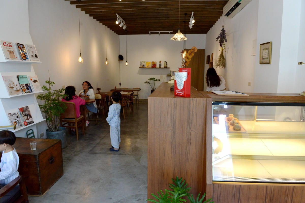 [台中清水]Yorimichi 順道菓子店 – 清水新開幕,台中海線第一家日式刨冰、泡芙專賣店,老闆娘放棄空姐職業遠赴日本學習甜點製作,店內日式刨冰和泡芙的口感及味道充滿驚奇,裝潢帶有淡淡復古氣