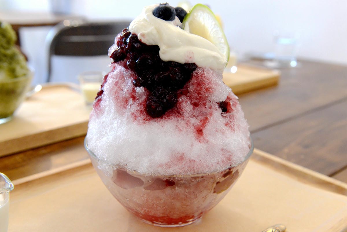 [台中清水]Yorimichi 順道菓子店 – 清水新開幕,台中海線第一家日式刨冰、泡芙專賣店,老闆娘放棄空姐職業遠赴日本學習甜點製作,店內日式刨冰和泡芙的口感及味道充滿驚奇,裝潢帶有淡淡復古氣