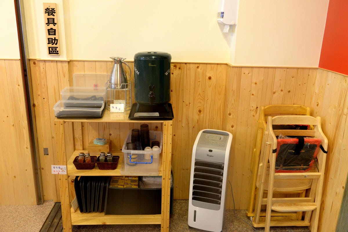 [台中沙鹿]淺草來來軒拉麵 二訪 – 沙鹿超人氣平價拉麵店,8月初店面重新整修後變得更有日本味了,拉麵依舊好吃又便宜。