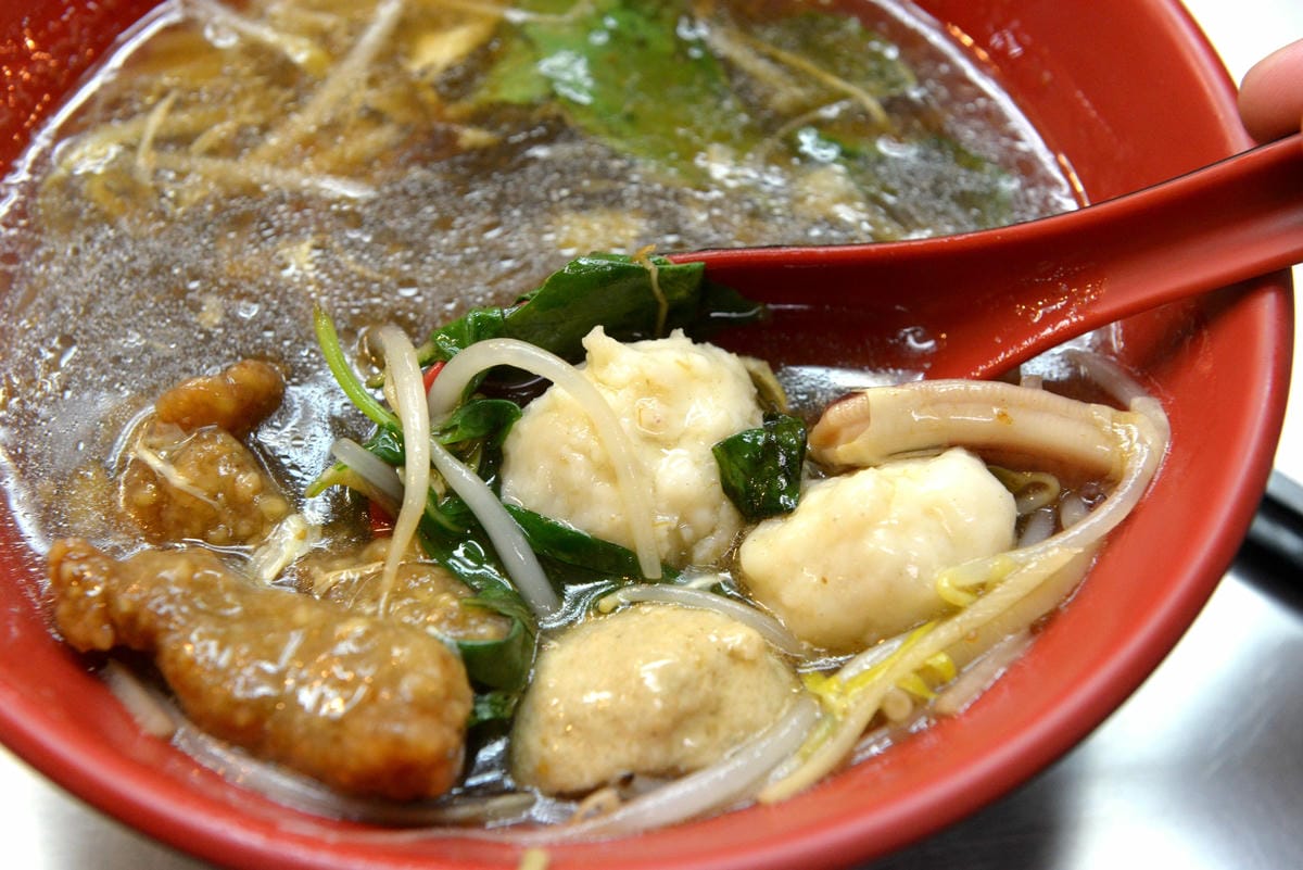 [基隆仁愛]林家祖傳沙茶魷魚羹 & 福記小吃 – “仁愛市場”美食名攤,祖傳湯頭的沙茶魷魚羹 & 美食節目推薦的炒飯。