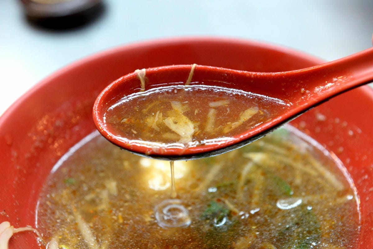 [基隆仁愛]林家祖傳沙茶魷魚羹 & 福記小吃 – “仁愛市場”美食名攤,祖傳湯頭的沙茶魷魚羹 & 美食節目推薦的炒飯。
