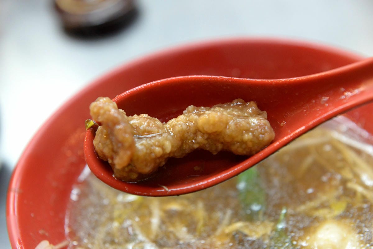 [基隆仁愛]林家祖傳沙茶魷魚羹 & 福記小吃 – “仁愛市場”美食名攤,祖傳湯頭的沙茶魷魚羹 & 美食節目推薦的炒飯。