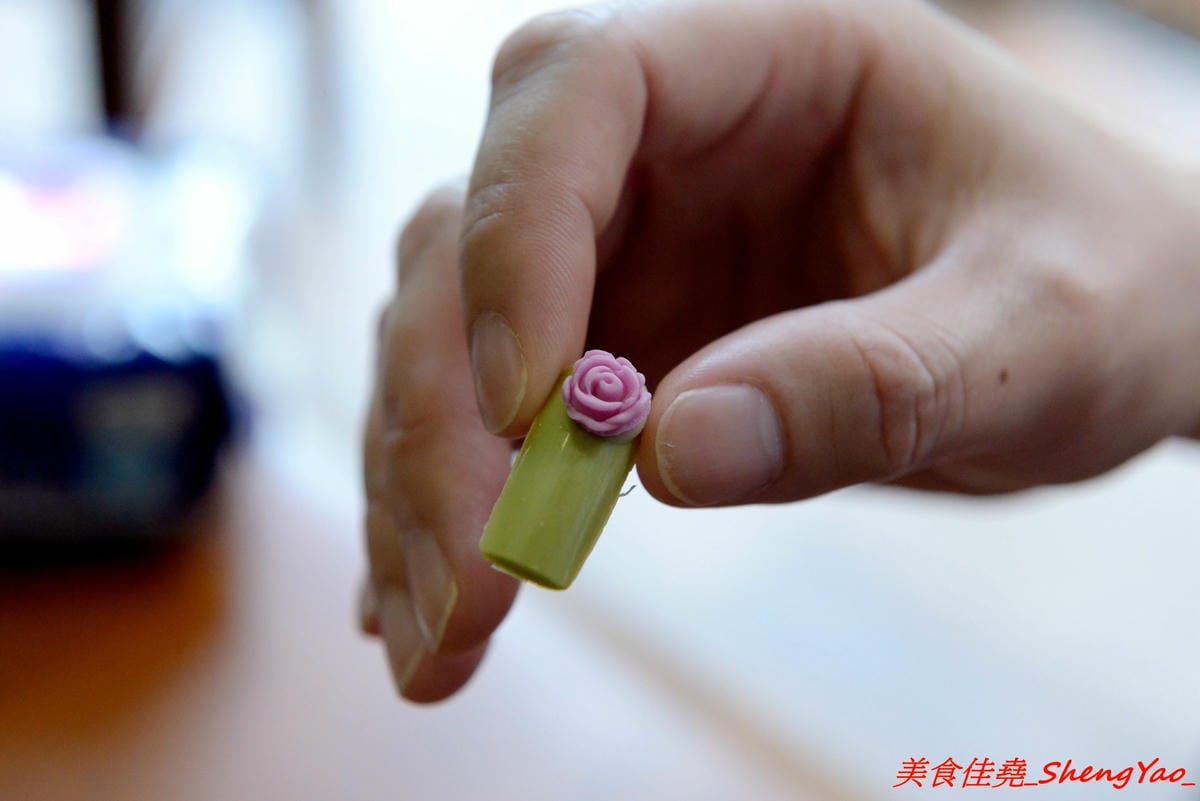 [台中大甲]台灣女神巧克力工房 – 台灣首款美甲造型的巧克力,女性族群量身打造,份量輕巧、熱量低,適合想吃巧克力但又怕吃太多會發胖的女生,目前還有推出中秋節禮盒(店家邀約)。