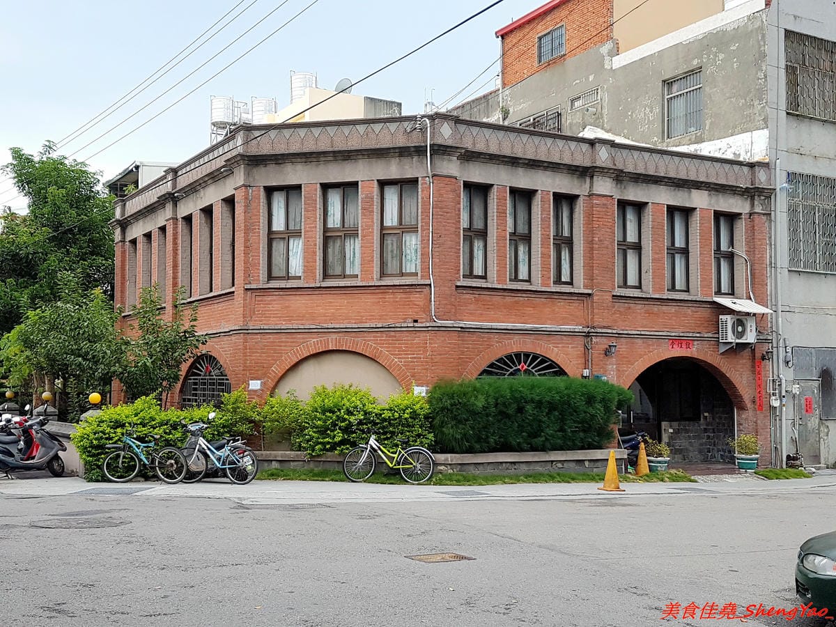 [台中大甲]豚將拉麵大甲日南店 – 大甲日南新開的高C/P值平價拉麵店,拉麵最便宜只要55元,湯頭水準不差,平日還可享有無限次加麵,位在日南火車站附近,吃完還可以逛古蹟日南車站、走走九張犁散