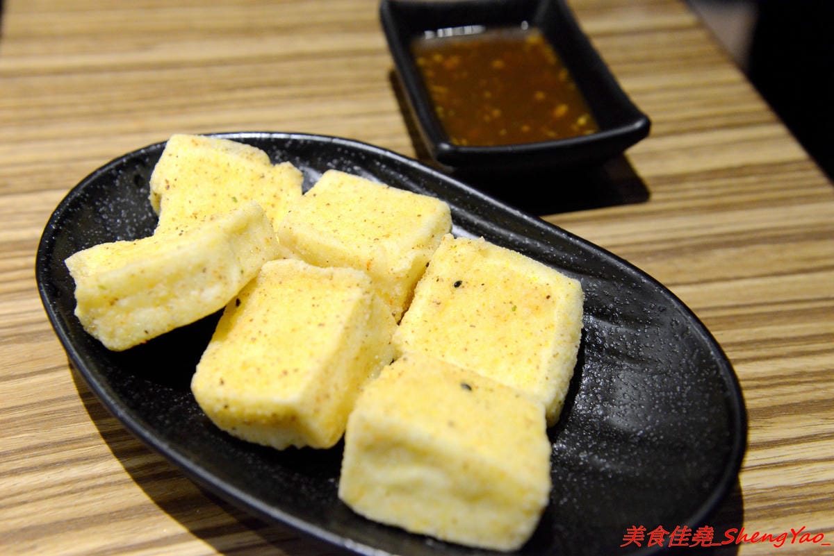 [台中大甲]豚將拉麵大甲日南店 – 大甲日南新開的高C/P值平價拉麵店,拉麵最便宜只要55元,湯頭水準不差,平日還可享有無限次加麵,位在日南火車站附近,吃完還可以逛古蹟日南車站、走走九張犁散