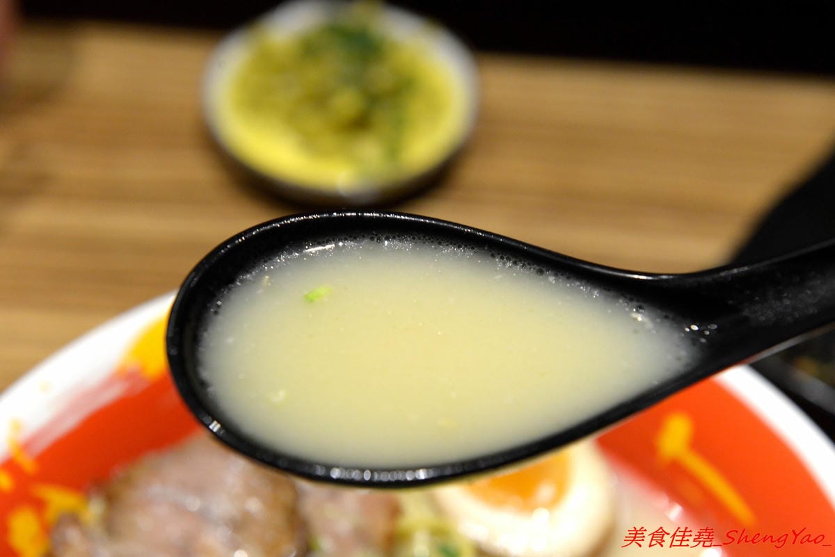 [台中大甲]豚將拉麵大甲日南店 – 大甲日南新開的高C/P值平價拉麵店,拉麵最便宜只要55元,湯頭水準不差,平日還可享有無限次加麵,位在日南火車站附近,吃完還可以逛古蹟日南車站、走走九張犁散