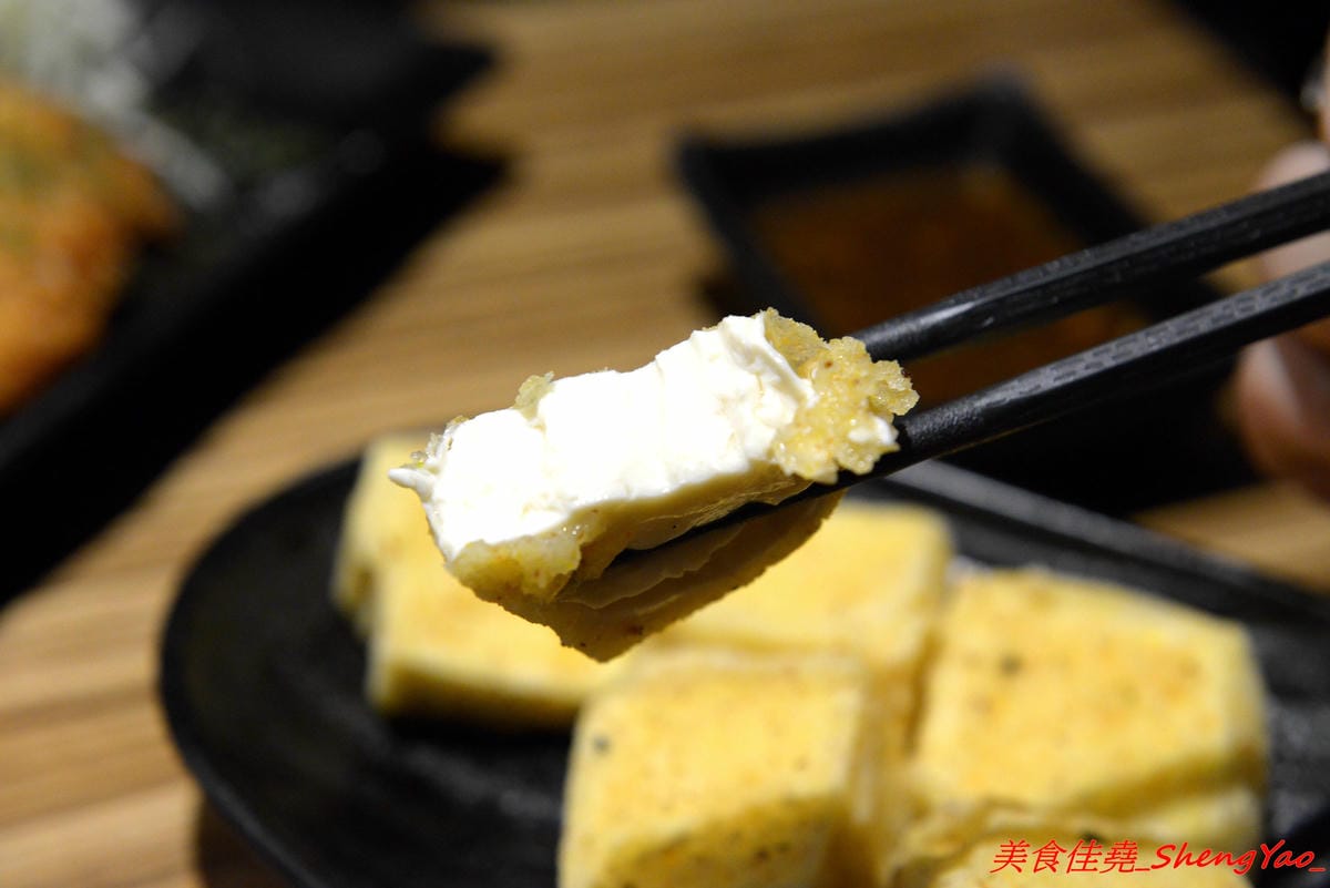 [台中大甲]豚將拉麵大甲日南店 – 大甲日南新開的高C/P值平價拉麵店,拉麵最便宜只要55元,湯頭水準不差,平日還可享有無限次加麵,位在日南火車站附近,吃完還可以逛古蹟日南車站、走走九張犁散