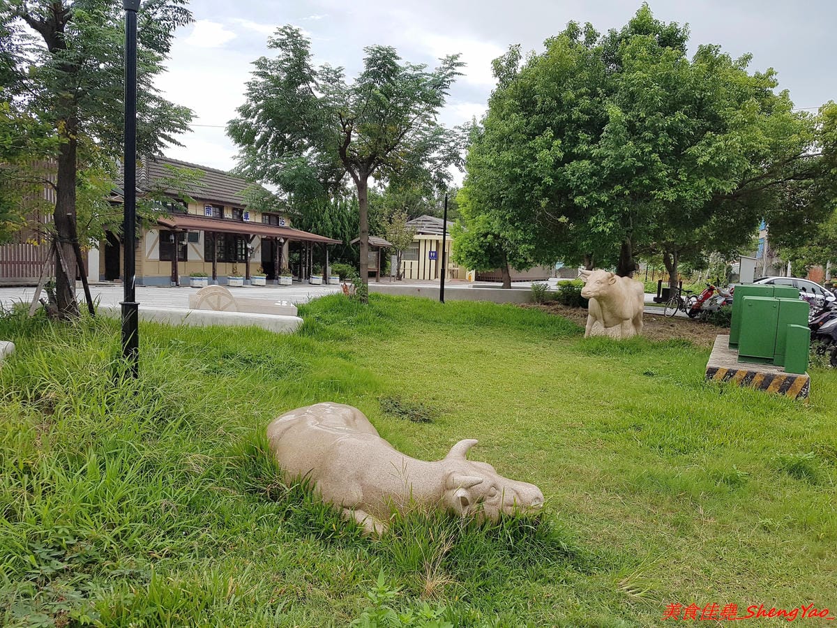 [台中大甲]豚將拉麵大甲日南店 – 大甲日南新開的高C/P值平價拉麵店,拉麵最便宜只要55元,湯頭水準不差,平日還可享有無限次加麵,位在日南火車站附近,吃完還可以逛古蹟日南車站、走走九張犁散