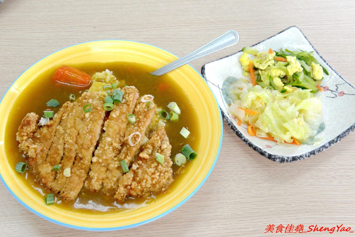 [台中清水]味鄉美食館 – 清水網友推薦的好吃咖哩豬排飯,台式咖哩味道順口,炸豬排份量超大塊,一份65元就讓人吃得很滿足。