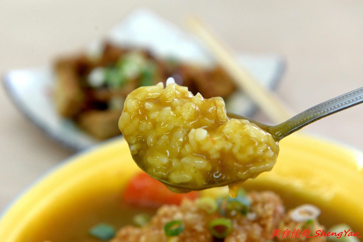 [台中清水]味鄉美食館 – 清水網友推薦的好吃咖哩豬排飯,台式咖哩味道順口,炸豬排份量超大塊,一份65元就讓人吃得很滿足。
