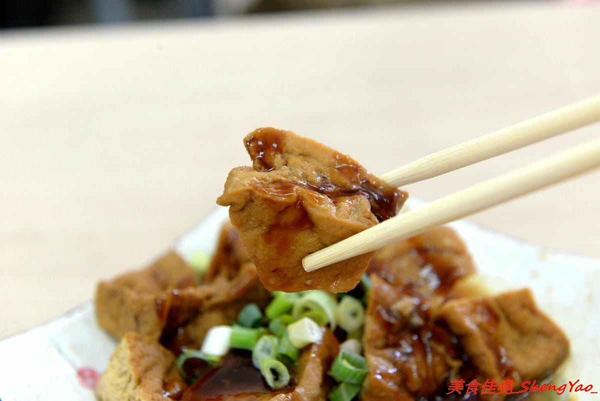 [台中清水]味鄉美食館 – 清水網友推薦的好吃咖哩豬排飯,台式咖哩味道順口,炸豬排份量超大塊,一份65元就讓人吃得很滿足。