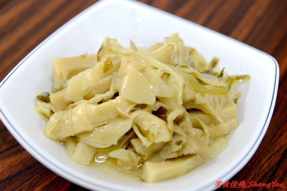 [台中清水]魯肉飯之家 二訪 – 食尚玩家報導過的隱藏版小吃老店搬新家了,招牌梅花豬排依舊無敵好吃,多達10幾種的特色小菜還是讓人難以抉擇。