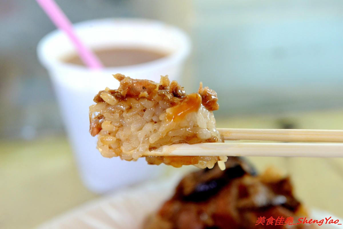 [台中清水]冠昇早點 – 清水34年歷史的中式早餐店,罕見的米漿糊手工蛋餅好滑嫩,店家自製肉粽35元餡料爆多,早上8點以後幾乎就賣光了。