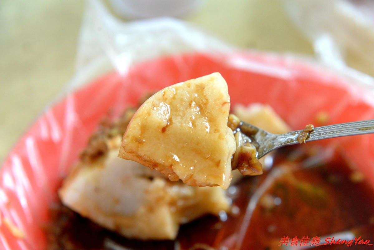 [台中清水]冠昇早點 – 清水34年歷史的中式早餐店,罕見的米漿糊手工蛋餅好滑嫩,店家自製肉粽35元餡料爆多,早上8點以後幾乎就賣光了。