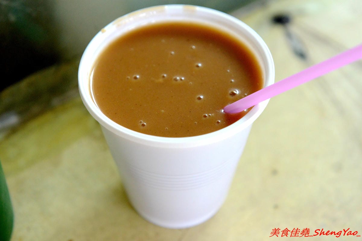 [台中清水]冠昇早點 – 清水34年歷史的中式早餐店,罕見的米漿糊手工蛋餅好滑嫩,店家自製肉粽35元餡料爆多,早上8點以後幾乎就賣光了。