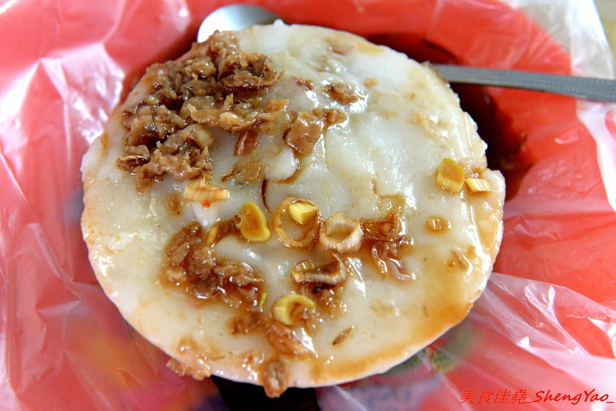 [台中清水]冠昇早點 – 清水34年歷史的中式早餐店,罕見的米漿糊手工蛋餅好滑嫩,店家自製肉粽35元餡料爆多,早上8點以後幾乎就賣光了。
