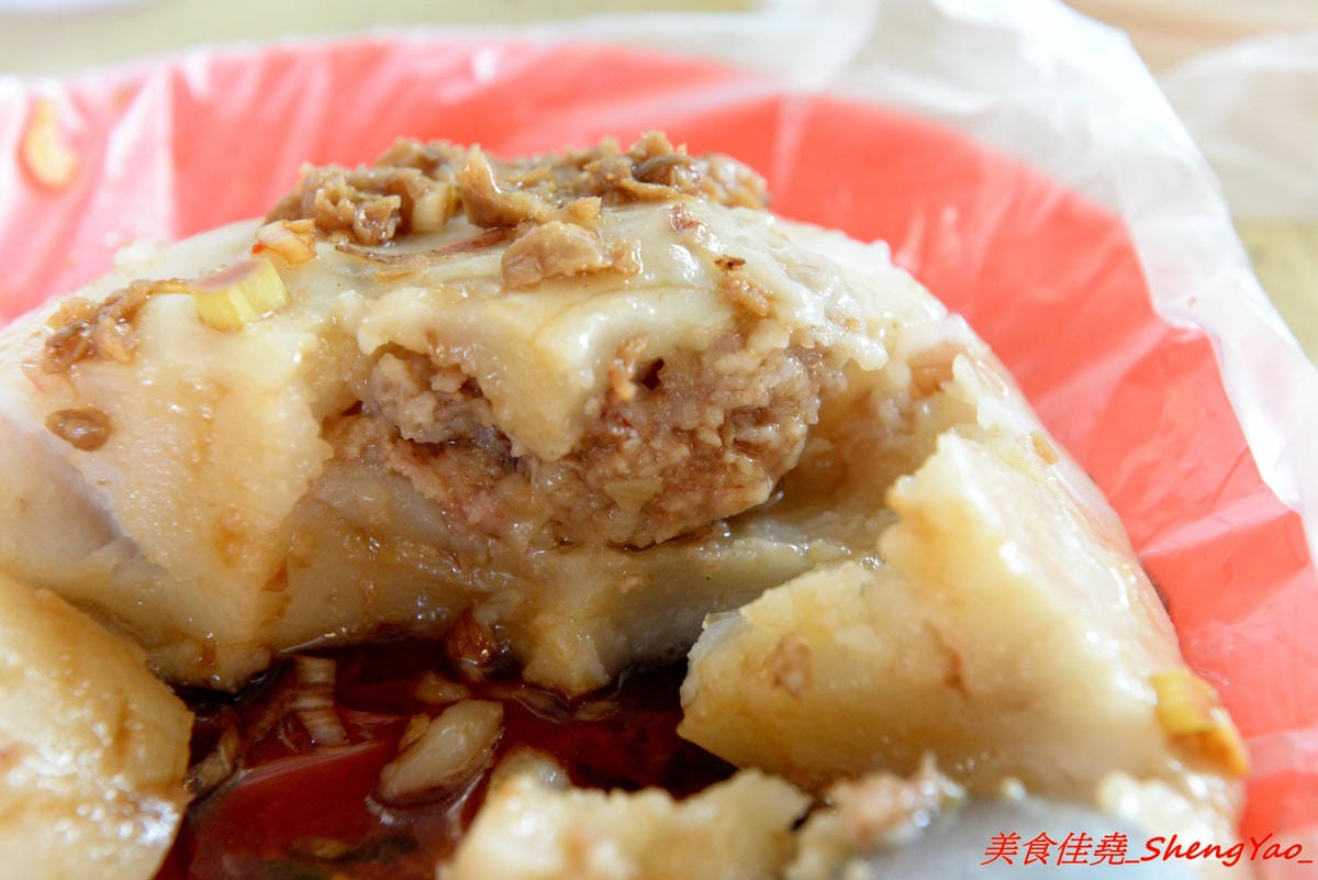 [台中清水]冠昇早點 – 清水34年歷史的中式早餐店,罕見的米漿糊手工蛋餅好滑嫩,店家自製肉粽35元餡料爆多,早上8點以後幾乎就賣光了。