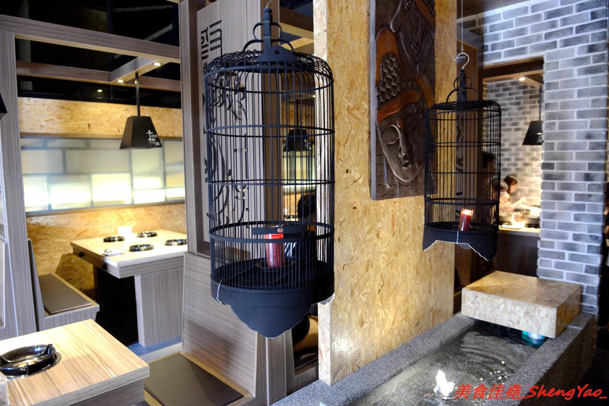 [台中沙鹿]十二段鍋物 – 彰化開上來的精緻鍋物餐廳,迷你版”輕井澤”,店內氣氛佳,用餐不限時間,東西還不錯吃,食材新鮮,價位也不會太貴,目前消費後填問券調查表就有送85折優待券一張。
