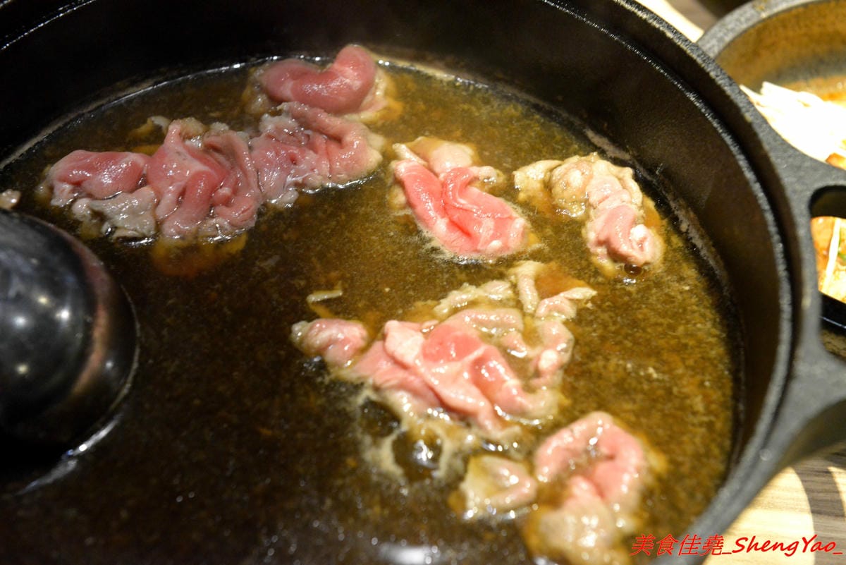[台中沙鹿]十二段鍋物 – 彰化開上來的精緻鍋物餐廳,迷你版”輕井澤”,店內氣氛佳,用餐不限時間,東西還不錯吃,食材新鮮,價位也不會太貴,目前消費後填問券調查表就有送85折優待券一張。